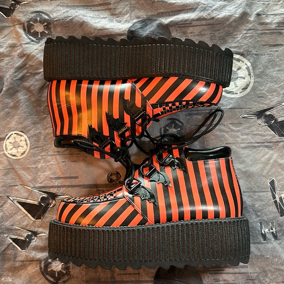 strangecvlt Shoes - STRANGECVLT SUPER KREEP LIMITED EDITION HALLOWEEN ORANGE STRIPED SZ 9 GUC